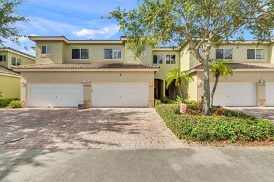 Spacious townhome in the gated Cali Greens community of Keys - photo 1