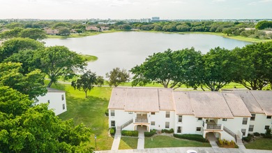 Lake Condo For Sale in Boca Raton, Florida