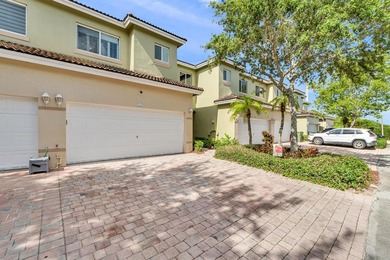 Spacious townhome in the gated Cali Greens community of Keys - photo 3