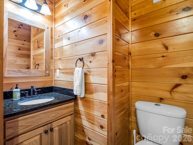 Stunning log cabin in Riverbend at Lake Lure offers mountain - photo 11