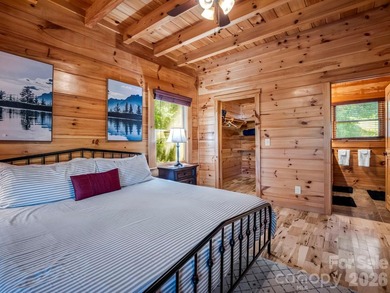 Stunning log cabin in Riverbend at Lake Lure offers mountain - photo 13