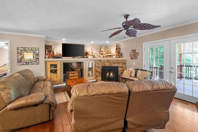 Escape to the tranquility of rural waterfront living! This - photo 15