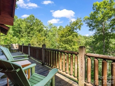 Stunning log cabin in Riverbend at Lake Lure offers mountain - photo 16