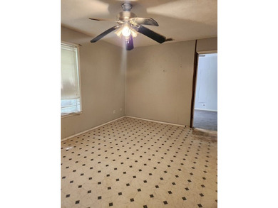Investment opportunity on a spacious approximately .25-acre lot! - photo 17