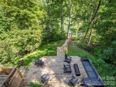 Stunning log cabin in Riverbend at Lake Lure offers mountain - photo 32