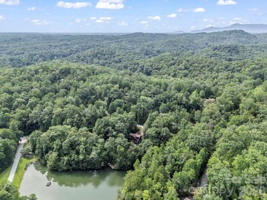 Stunning log cabin in Riverbend at Lake Lure offers mountain - photo 38