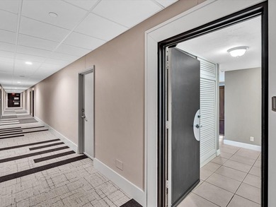 Spacious one bedroom with northern exposure. Relax and enjoy - photo 9