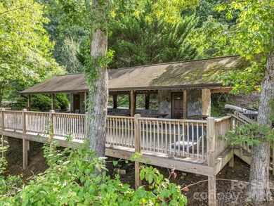 Stunning log cabin in Riverbend at Lake Lure offers mountain - photo 42