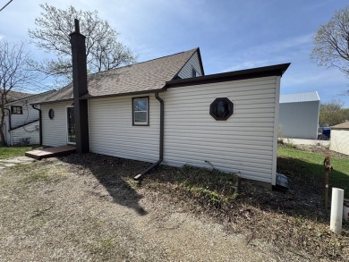 Lake Home For Sale in Antioch, Illinois