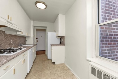 Very Sunny and Spacious Corner Apartment in the Exclusive - photo 3