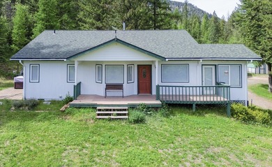 PRIVATE one-level home on beautiful 20 acres, big shop, located - photo 3