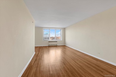 Very Sunny and Spacious Corner Apartment in the Exclusive - photo 5