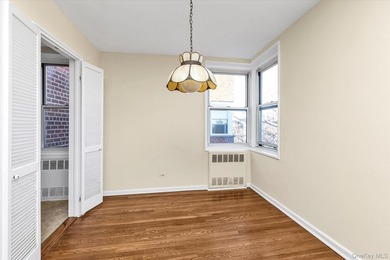 Very Sunny and Spacious Corner Apartment in the Exclusive - photo 6