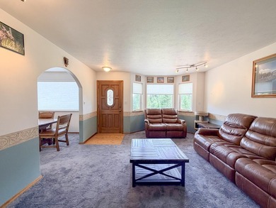 PRIVATE one-level home on beautiful 20 acres, big shop, located - photo 6