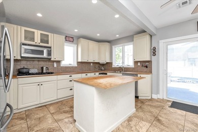Great opportunity to purchase a 3 BR, 2 full bath Colonial in S - photo 11