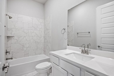 BRAND NEW CONSTRUCTION by Oakmont Homes. This charming garden - photo 12