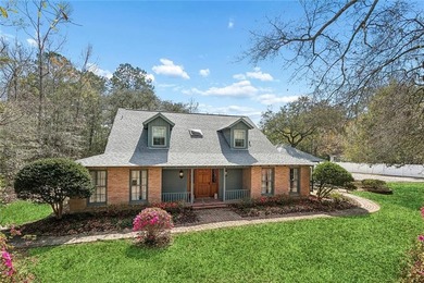 Your own private retreat is tucked away in the woods just  1/2 - photo 2