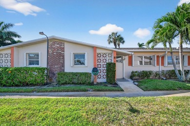 Charming 2 bedroom, 1 bathroom villa in the desirable Dudley - photo 1