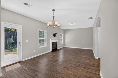 Move-in ready 4 bedroom 2 1/2 bath in Lakeside just in time for - photo 11