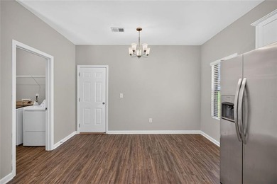Move-in ready 4 bedroom 2 1/2 bath in Lakeside just in time for - photo 16