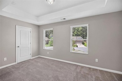 Move-in ready 4 bedroom 2 1/2 bath in Lakeside just in time for - photo 18