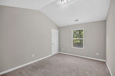 Move-in ready 4 bedroom 2 1/2 bath in Lakeside just in time for - photo 21
