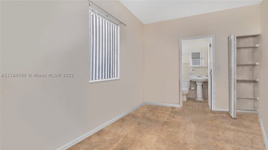 Exceptional opportunity to buy this mid century 3 bed & 2 bath - photo 21