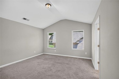Move-in ready 4 bedroom 2 1/2 bath in Lakeside just in time for - photo 22