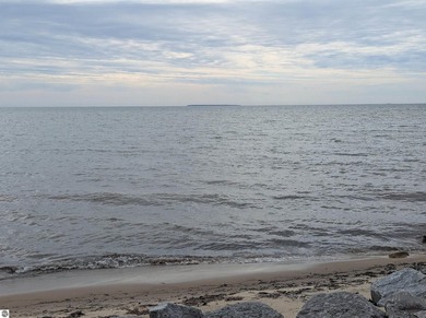 Nearly 100' of beautiful sandy beach along the gorgeous shores - photo 2