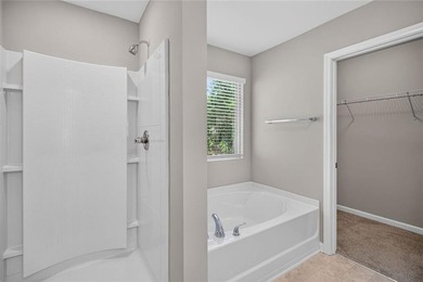 Move-in ready 4 bedroom 2 1/2 bath in Lakeside just in time for - photo 26