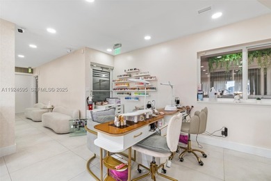 Fully equipped beauty salon for sale, featuring five private - photo 12