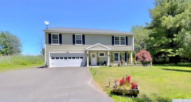Raised ranch located in desirable Sleepy Hollow Lake community - Lake Home For Sale in Coxsackie, New York