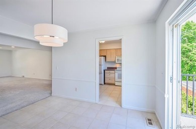 Highly desirable 2-bedroom, 2-bath Foxcroft condo in a fantastic - photo 6