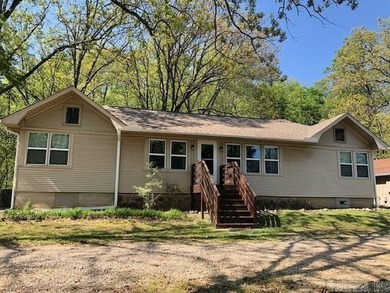 Lake Hamilton Home For Sale in Hot Springs Arkansas