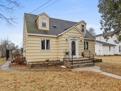 Lake Micigan - Door County Home For Sale in Sturgeon Bay Wisconsin