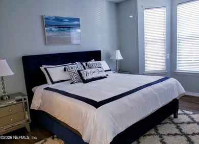 FIRST FLOOR LARGE UNIT FOR CORPORATE OR LONG TERM RENTAL with - photo 8