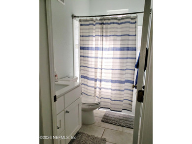 FIRST FLOOR LARGE UNIT FOR CORPORATE OR LONG TERM RENTAL with - photo 10