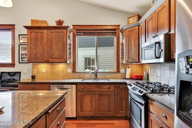 Welcome to Radiant Lake Living! Located in the highly desirable - photo 11