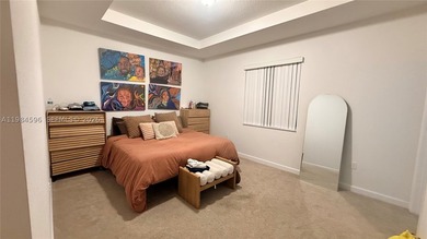 Beautiful and well-maintained 3-bedroom, 2.5-bath townhouse - photo 14
