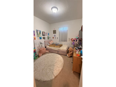 Beautiful and well-maintained 3-bedroom, 2.5-bath townhouse - photo 15