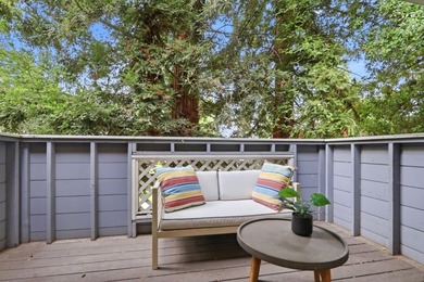 Welcome 1547 Four Oaks Circle, this beautifully updated - photo 15
