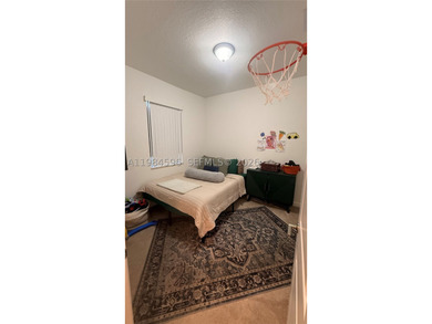 Beautiful and well-maintained 3-bedroom, 2.5-bath townhouse - photo 16