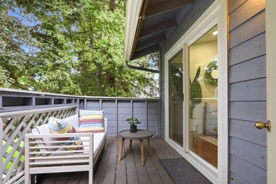 Welcome 1547 Four Oaks Circle, this beautifully updated - photo 16