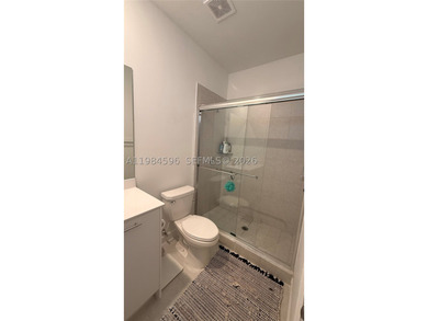 Beautiful and well-maintained 3-bedroom, 2.5-bath townhouse - photo 17