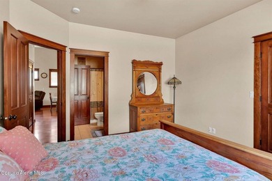 Welcome to Radiant Lake Living! Located in the highly desirable - photo 18