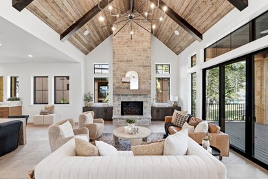 Move-In Ready Mountain Retreat! Nestled between Lake Cascade and - photo 19