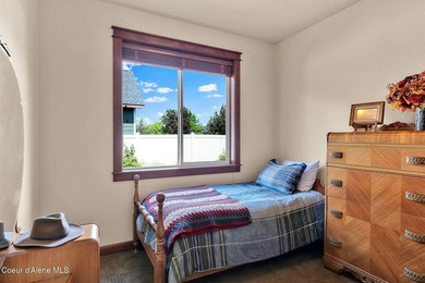 Welcome to Radiant Lake Living! Located in the highly desirable - photo 24