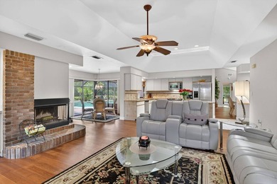 Experience the pinnacle of coastal elegance in one of Naples' - photo 26