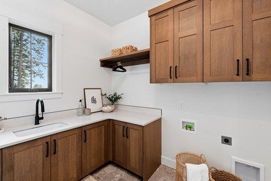 Move-In Ready Mountain Retreat! Nestled between Lake Cascade and - photo 27