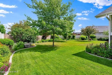 Welcome to Radiant Lake Living! Located in the highly desirable - photo 38